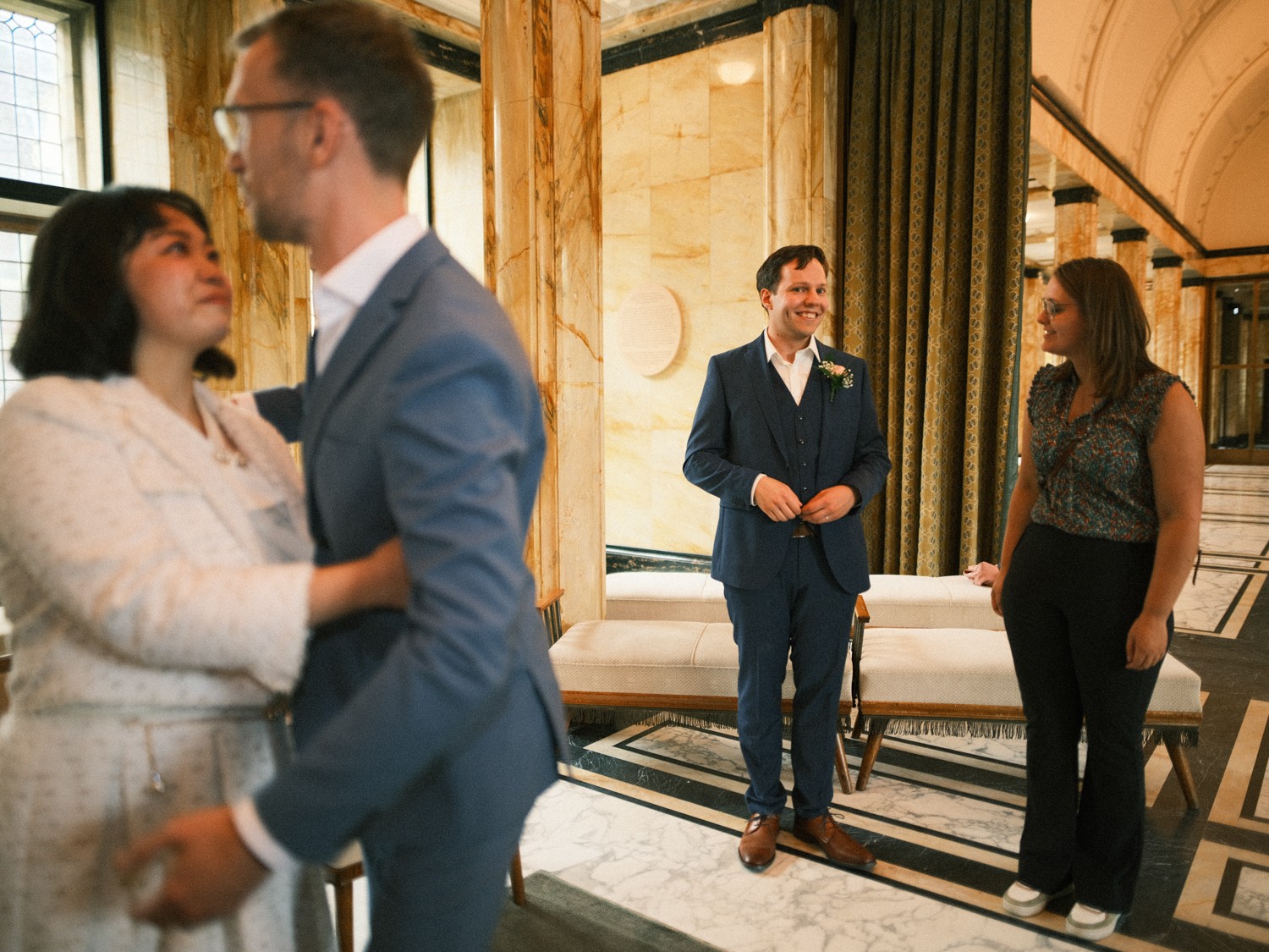 Seamless Wedding Photoshoot in Leiden