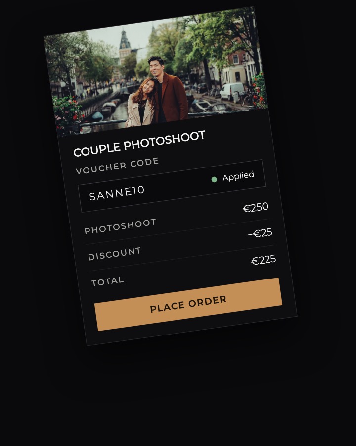 Checkout of a couple photoshoot with voucher code SANNE10 applied, a €25 discount and a €225 total, under a couple by a canal